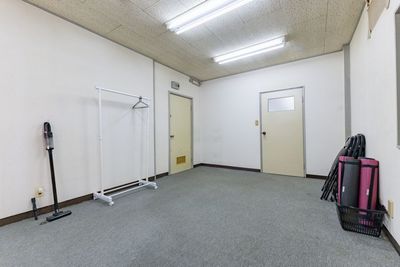 更衣室 - Studio Beat 天満橋 ダンス・コスプレ撮影・ヨガ・武道・演劇ができる多目的スタジオの室内の写真