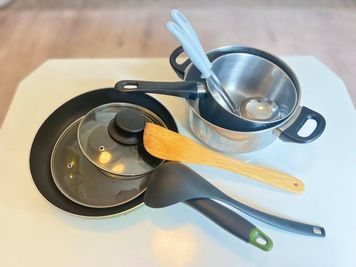 フライパン・鍋も豊富にご用意 - 【THEATER淀川】 十三駅徒歩5分｜女子会｜ホムパ｜設備充実｜夜景🌃淀川 [76]の設備の写真