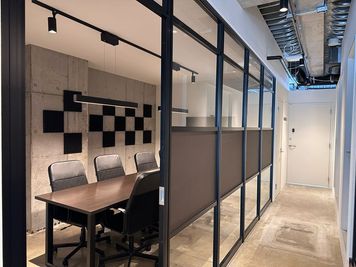 大きい会議室 - Massive Art Loungeの室内の写真