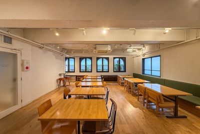 シブニラウンジの室内の写真