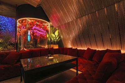 OLIENTALLOUNGE 大阪駅前 駅近🤍【151名様-200名様まではこちら】 映えスポット✨の室内の写真