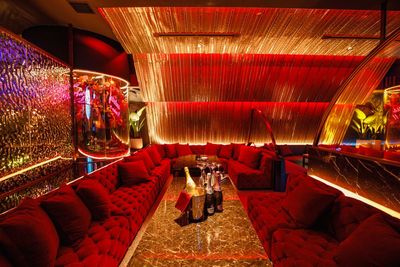 OLIENTALLOUNGE 大阪駅前 駅近🤍【151名様-200名様まではこちら】 映えスポット✨の室内の写真