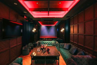 OLIENTALLOUNGE 大阪駅前 駅近🤍【151名様-200名様まではこちら】 映えスポット✨の室内の写真