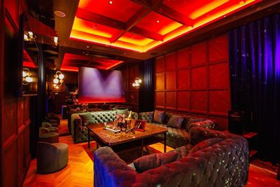 OLIENTALLOUNGE 大阪駅前 駅近🤍【101名様-150名様まではこちら】 映えスポット✨の室内の写真