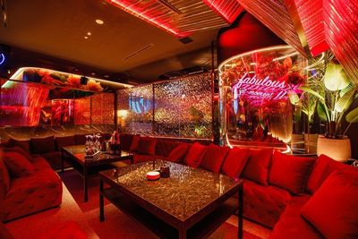 OLIENTALLOUNGE 大阪駅前 駅近🤍【1名様-50名様まではこちら】 映えスポット✨の室内の写真
