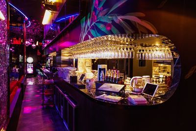OLIENTALLOUNGE 大阪駅前 駅近🤍【1名様-50名様まではこちら】 映えスポット✨の室内の写真