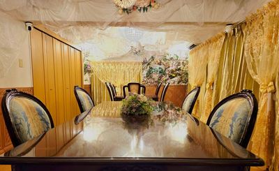 アンティークで統一した家具で豪華なひと時を過ごせます。 - more新宿MI西新宿 ３号店の室内の写真