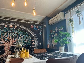 占いROOM☆うさぎのみちしるべ 占い向け レンタルスペース（撮影スタジオも可）の室内の写真