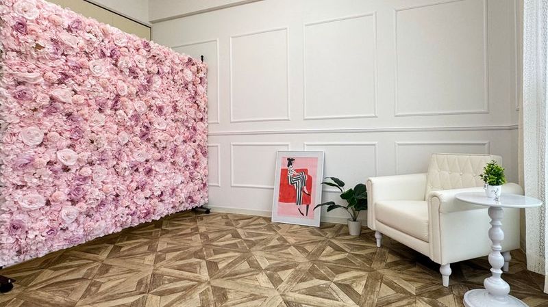 【渋谷・三軒茶屋エリア】駅チカ・自然光×白壁×バラ撮影スタジオ - ライラスタジオ駒沢