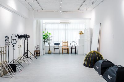 自然光×充実機材で“プロ級クオリティ”撮影が叶う。 - 【キュティア初台】 初台駅徒歩5分｜展示会に大人気｜理想の撮影スタジオ [52]の室内の写真