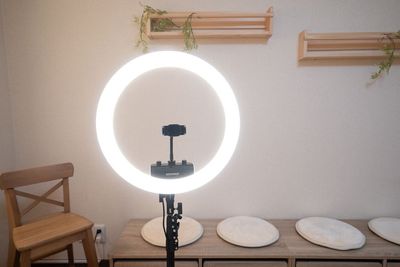 撮影グッズもご利用いただけます✨ - Moff room《名古屋店》 ＼NEW OPEN🎊／1〜18名様用ママ会向けスペース🧸の室内の写真