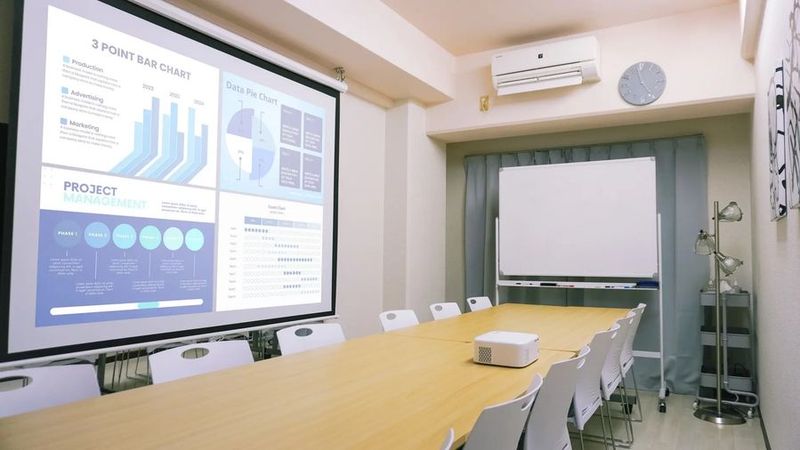 Leaf【リーフ】四条烏丸 Leaf【リーフ】四条烏丸☀️四条駅・烏丸駅徒歩2分/会議室の室内の写真