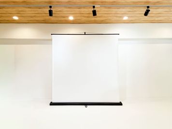 プロジェクター用スクリーン - Good Space会議室 名駅807 Good Space会議室 名駅807 [80]の設備の写真