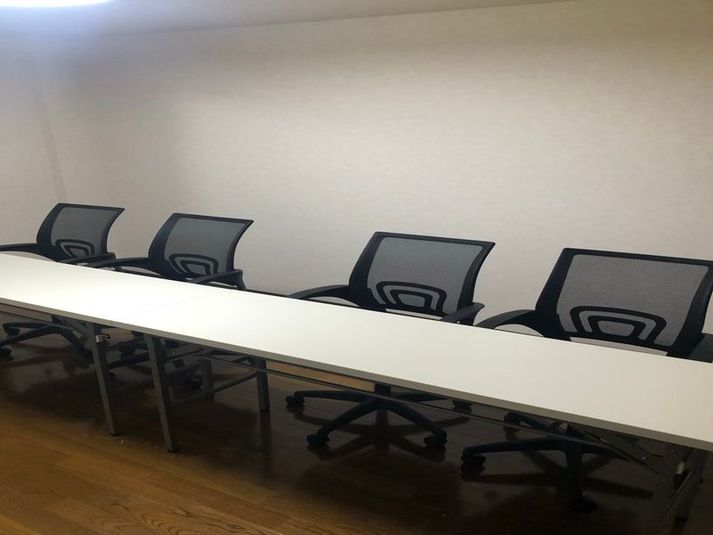 貸し会議室船場ビル 24時間営業貸し会議室の室内の写真