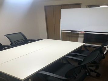 貸し会議室船場ビル 24時間営業貸し会議室の室内の写真