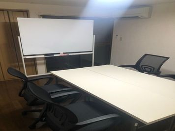 貸し会議室船場ビル 24時間営業貸し会議室の室内の写真