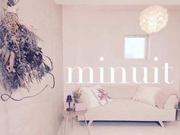 落ち着いたインテリアのくつろげるサロンです。 - minuit プライベートサロン minuitのその他の写真