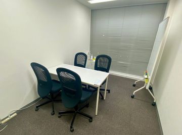 【アスパ日本橋オフィス】完全個室のワークススペース!込み入った商談等に最適な環境です🚪✨ - アスパ日本橋オフィス
