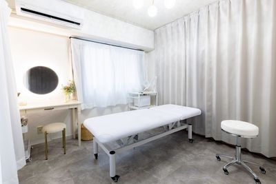 調光可能ライト - レンタルサロンMINI四ツ橋 完全個室のレンタルサロン-MINI（ミニ）四ツ橋の室内の写真