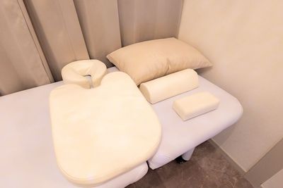 施術道具もございます - レンタルサロンMINI四ツ橋 完全個室のレンタルサロン-MINI（ミニ）四ツ橋の室内の写真