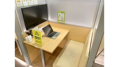 FEEEP 上野店 FEEEP上野店｜定員 1名半個室｜部屋番号4(S)の室内の写真