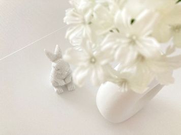 white rabbit が可愛くお出迎え - space HIRO white rabbit 西荻窪店 レンタルサロンの設備の写真