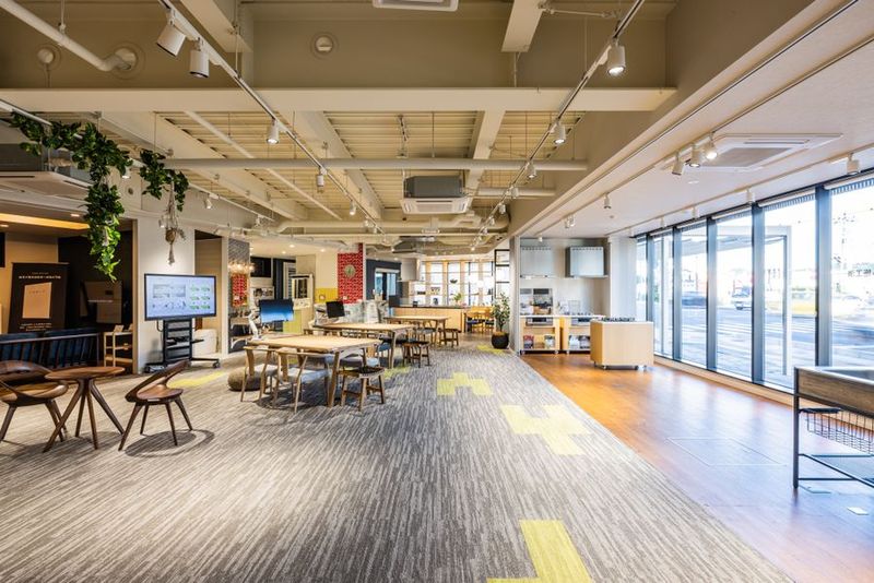 鈴与ホームパル東静岡ショールーム　テーブル利用 - 鈴与ホームパル　東静岡ショールーム