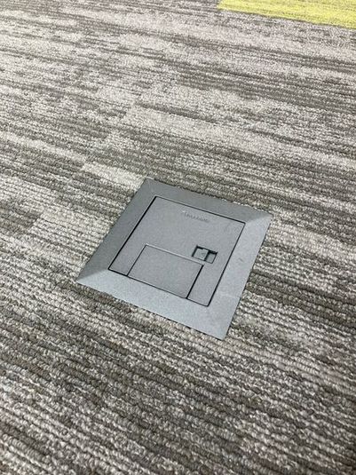 鈴与ホームパル東静岡ショールーム　テーブル利用 - 鈴与ホームパル　東静岡ショールーム