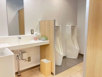 男性用トイレ - 鈴与ホームパル　東静岡ショールーム 鈴与ホームパル東静岡ショールーム　キッチン利用の設備の写真