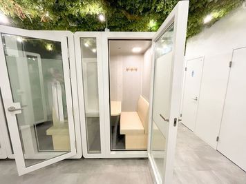 部屋の外観になります。完全防音個室になります。 - FEEEP東京八重洲（日本橋）店 FEEEP東京八重洲店｜定員 1名完全個室｜部屋番号5(PS)の室内の写真