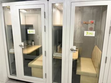 部屋の外観になります。完全防音個室になります。 - FEEEP 学芸大学駅東口店 FEEEP 学芸大学駅東口店｜定員 1名個室｜部屋番号5(PS)のその他の写真