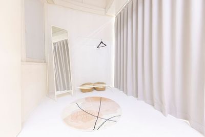 ハレルフォト 【大楠の日赤通り沿いにオープン！】使い易い白いスタジオの室内の写真