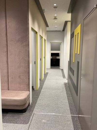 comolu新宿西口　ひとり個室 - comolu 新宿西口