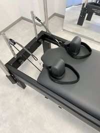 キャフォーマー(リフォーマー仕様) - Pilates Studio Lui 目黒店 【レビュー投稿プラン】キャフォーマー・チェア・バレル完備の設備の写真