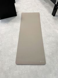 ヨガマット - Pilates Studio Lui 目黒店 【レビュー投稿プラン】キャフォーマー・チェア・バレル完備の設備の写真