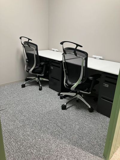 虎ノ門駅徒歩3分　2名でMTGや作業が可能な完全個室【R36】 - 虎ノ門アルセアタワー