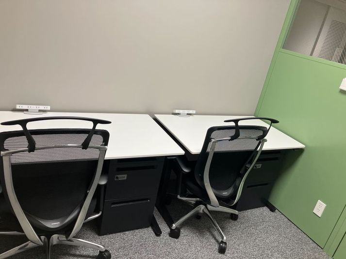 虎ノ門駅徒歩3分　2名でMTGや作業が可能な完全個室【R36】 - 虎ノ門アルセアタワー