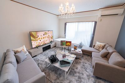 【リニューアル記念40％割引】【なんば駅5分】✨VOD見放題💝65㌅TV🎗誕生日会や女子会🎗合コン👫デート❤️ママ会👗 - オアシス心斎橋