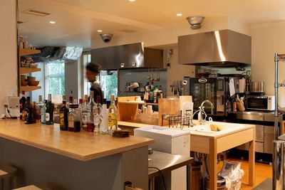 HOME/WORK VILLAGE GOOD TEMPO -MUSIC, BAR & PLANTS-の室内の写真