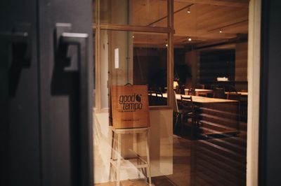 HOME/WORK VILLAGE GOOD TEMPO -MUSIC, BAR & PLANTS-の入口の写真