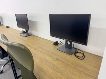 いいオフィス宮崎 by 動画編集CAMP オープンスペース①の室内の写真