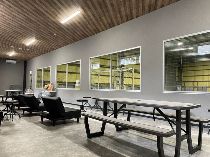 屋内型の人工芝フットサルコート - 総合型地域スポーツクラブe-Spark