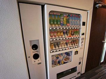 自販機 - 名古屋会議室 名駅モリシタ名古屋駅東口店 第2会議室（1〜54名）の設備の写真