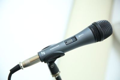  SENNHEISERマイク、全室完備 - 音楽練習スタジオ　アルトポンテ 音楽練習スタジオ　アルトポンテ Cスタジオ　アップライトピアノの設備の写真