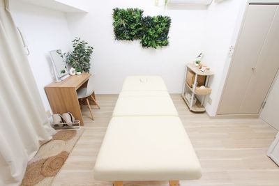 レンタルサロンPalette三軒茶屋店 自然の光がたっぷり入るプライベートサロン☀️🍀の室内の写真