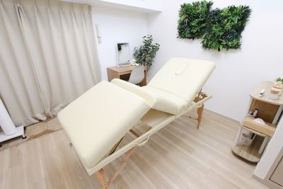 レンタルサロンPalette三軒茶屋店 自然の光がたっぷり入るプライベートサロン☀️🍀の室内の写真