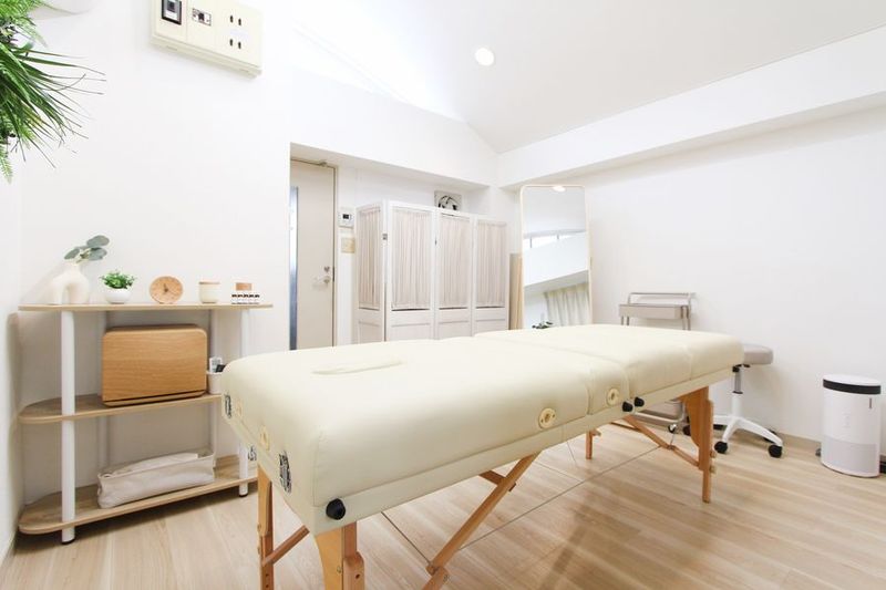 自然の光がたっぷり入るプライベートサロン☀️🍀 - レンタルサロンPalette三軒茶屋店