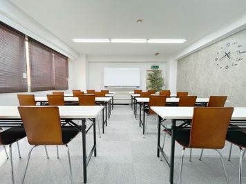 《RIVERLD千葉》 【千葉駅西口2分】会議・セミナー/ボドゲ光回線Wifi完備/EVの室内の写真