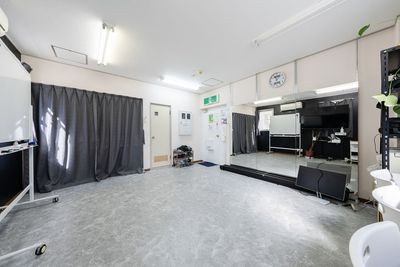 🏠完全個室🏠行徳駅2分!会議・研修やセミナーに最適!最大20名/プロジェクター/光回線/即予約可/備品使用無料✨ - ダンスもできる貸し会議室 バファースペース  行徳駅前