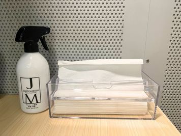 全席アルコールとハンドペーパー完備になります。 - FEEEP銀座店 FEEEP銀座店｜1名用個室｜部屋番号17(PS)の設備の写真